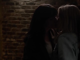 Michele Hicks and Ever Carradine - Guns for Hire